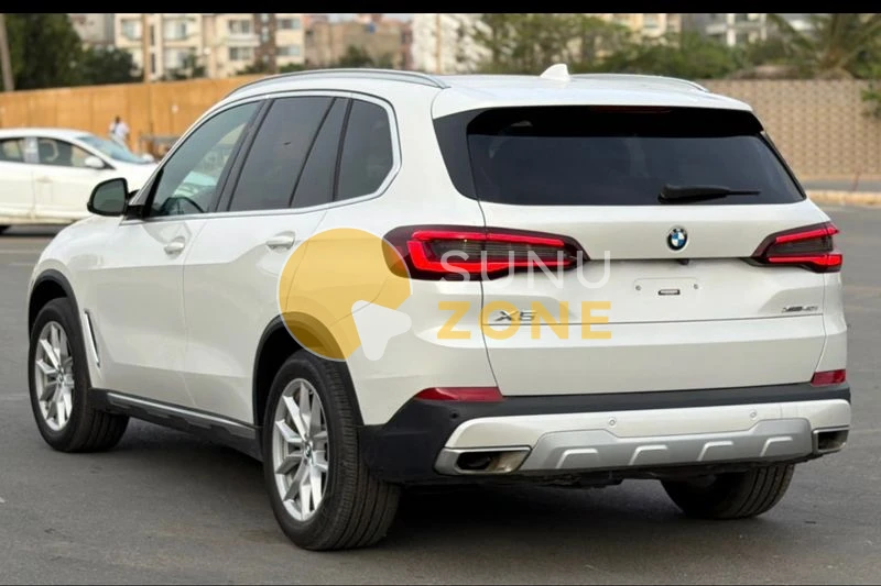 BMW X5 X5 xDrive40i 2023 — photo 4