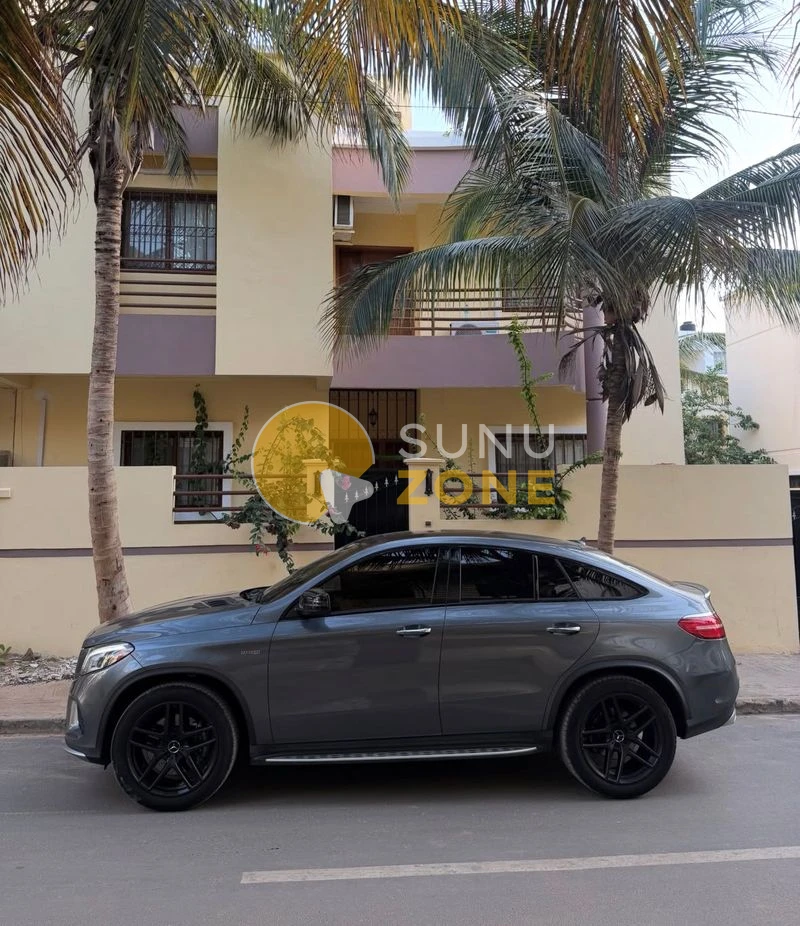 Mercedes BENZ GLE43 AMG 2018 — photo 2