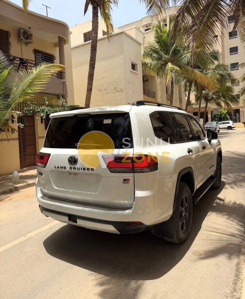 TOYOTA TOYOTA LAND CRUISER 300 GR-SPORT - 00KM - — photo 2