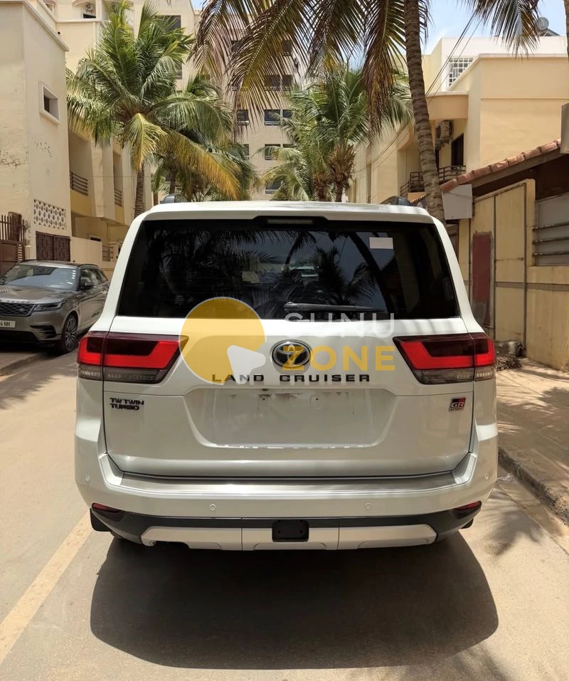 TOYOTA TOYOTA LAND CRUISER 300 GR-SPORT - 00KM - — photo 4