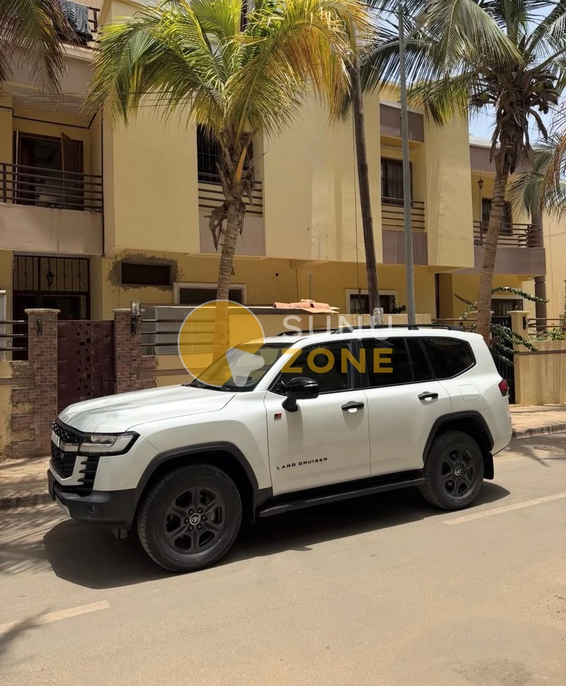 TOYOTA TOYOTA LAND CRUISER 300 GR-SPORT - 00KM - — photo 5