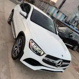 Mercedes-Benz GLC 300 4MATIC Anne: 2020