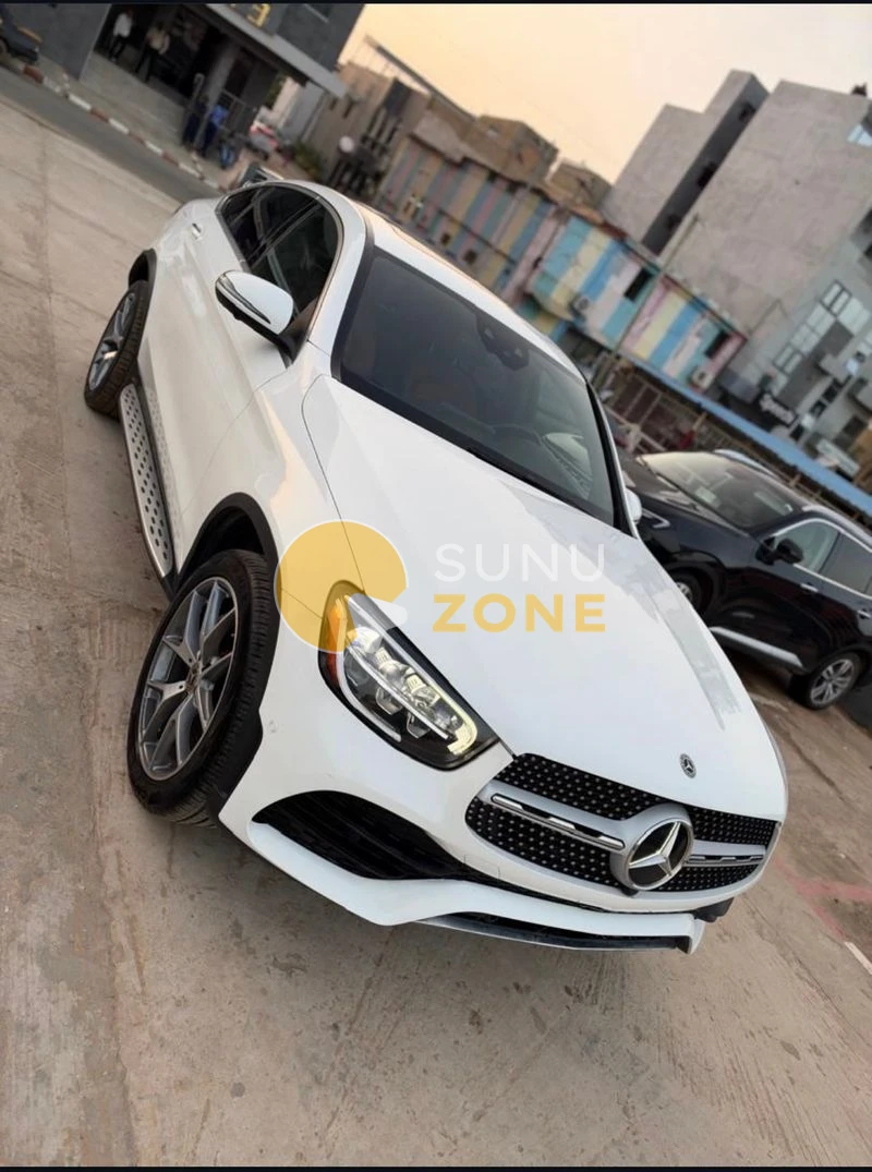 Mercedes Mercedes-Benz GLC 300 4MATIC Anne: 2020 2020 — photo principale
